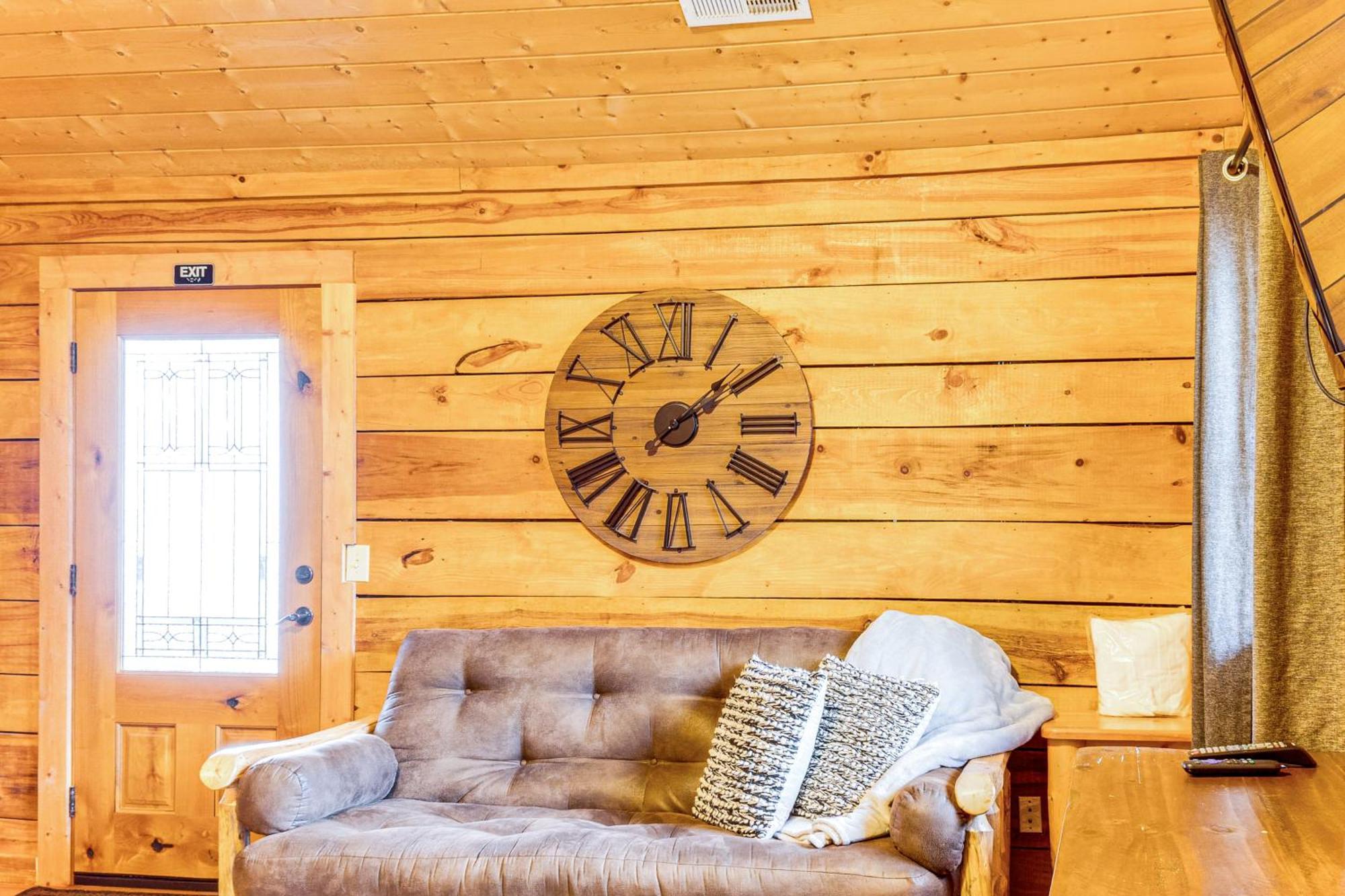 Spacious Gatlinburg Cabin With Hot Tub And Game Room! Exteriér fotografie
