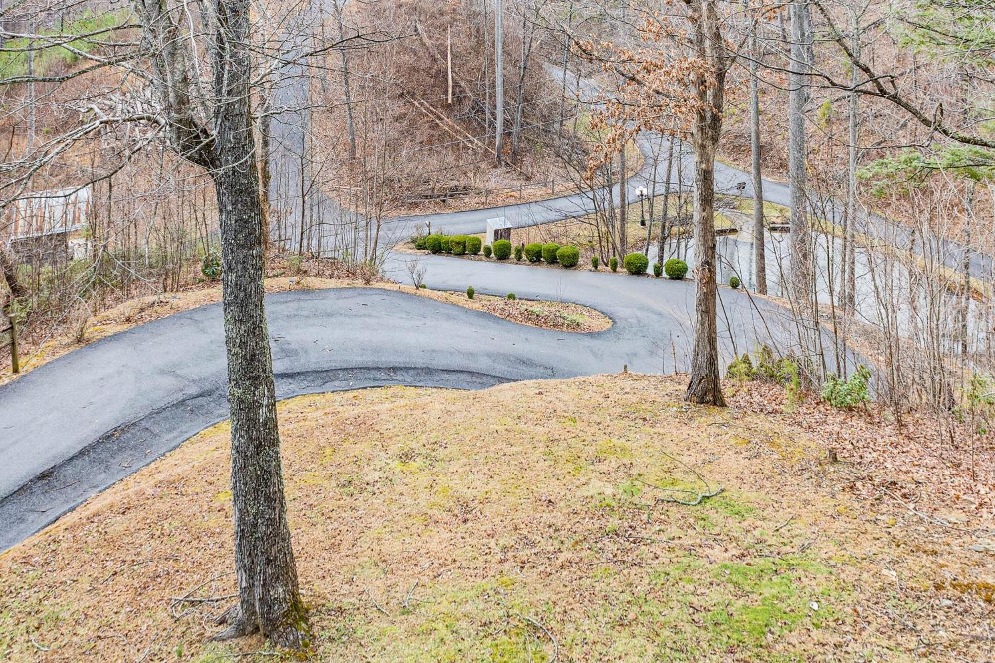Spacious Gatlinburg Cabin With Hot Tub And Game Room! Exteriér fotografie