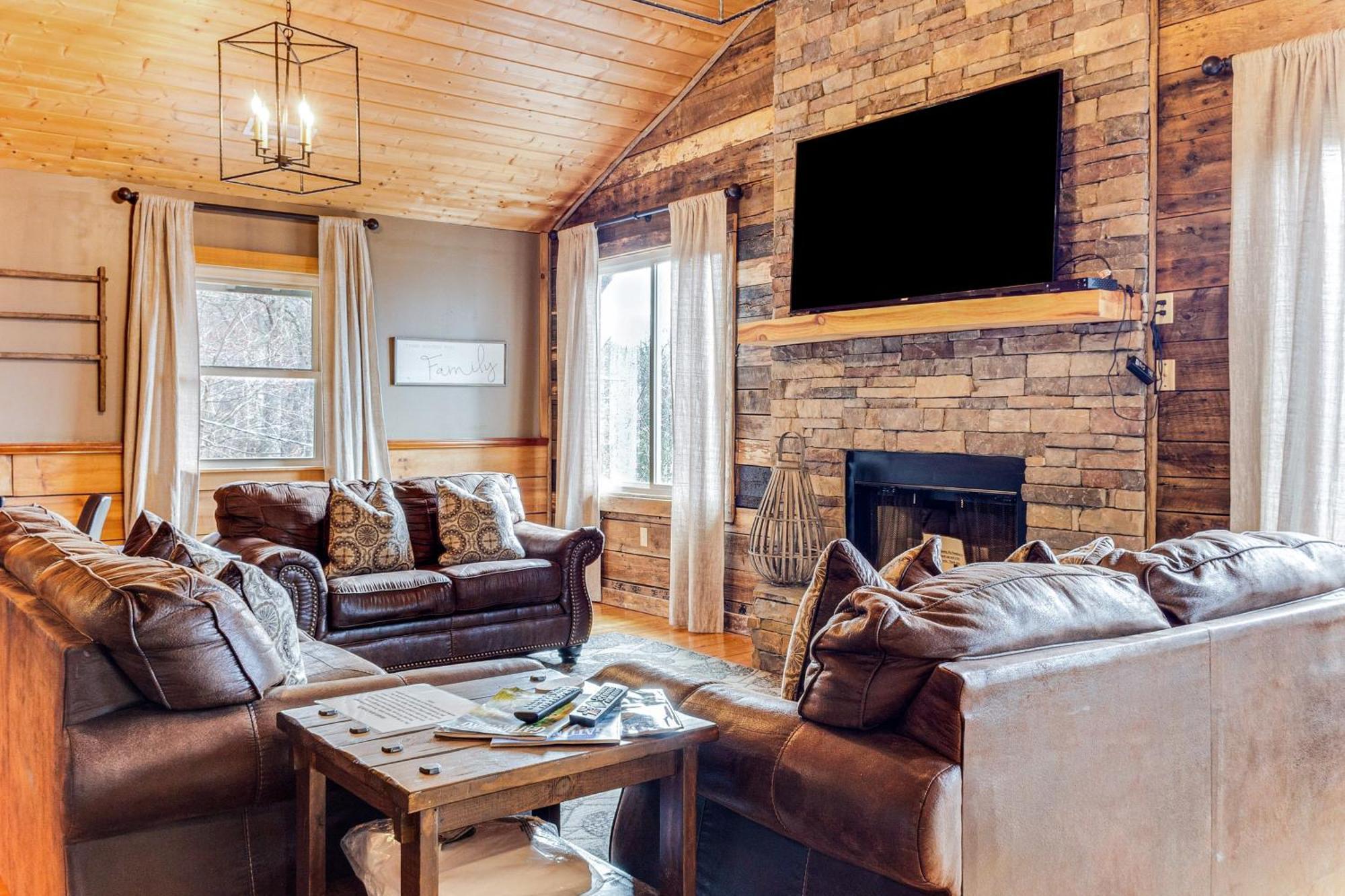 Spacious Gatlinburg Cabin With Hot Tub And Game Room! Exteriér fotografie