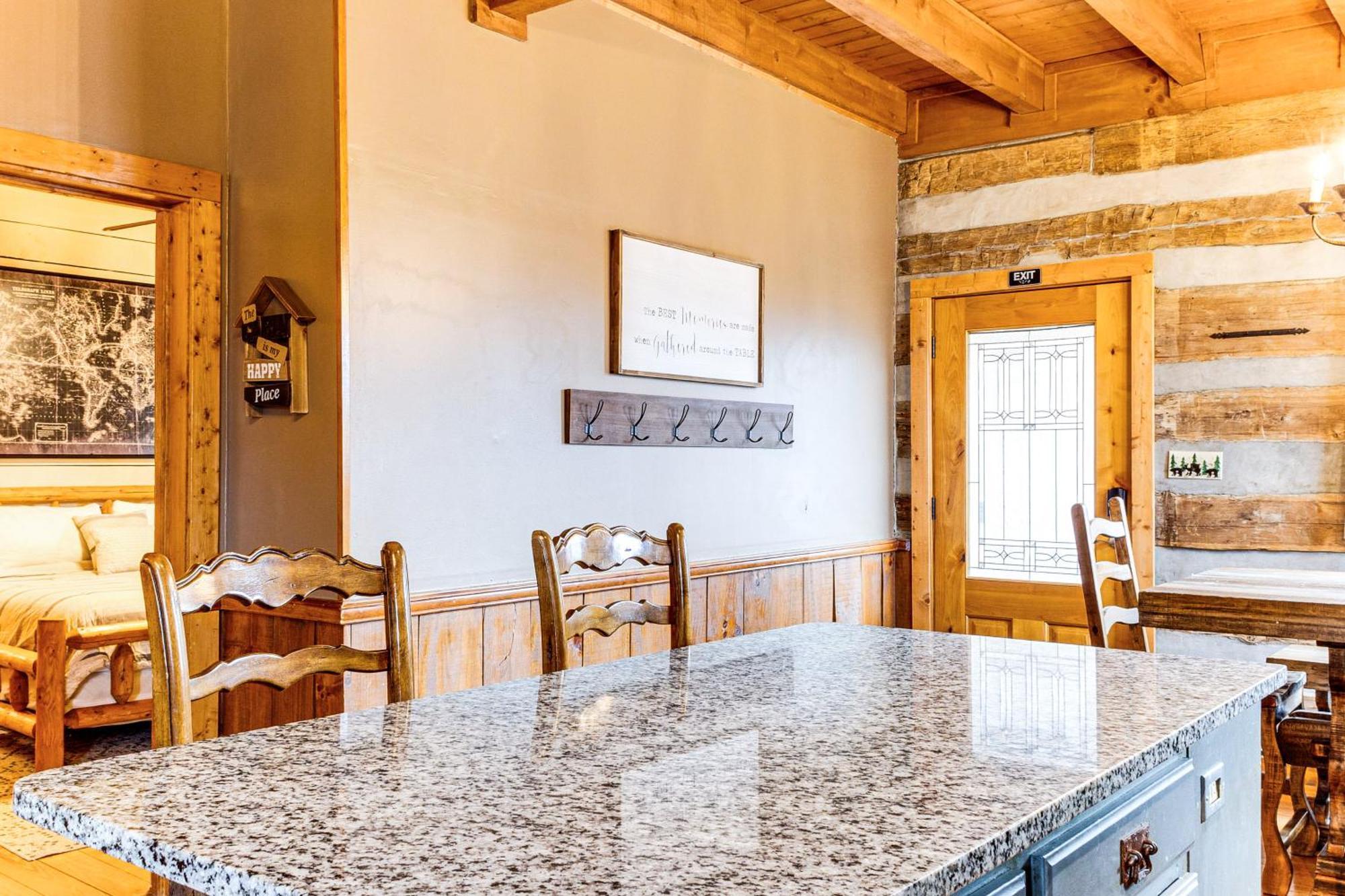 Spacious Gatlinburg Cabin With Hot Tub And Game Room! Exteriér fotografie