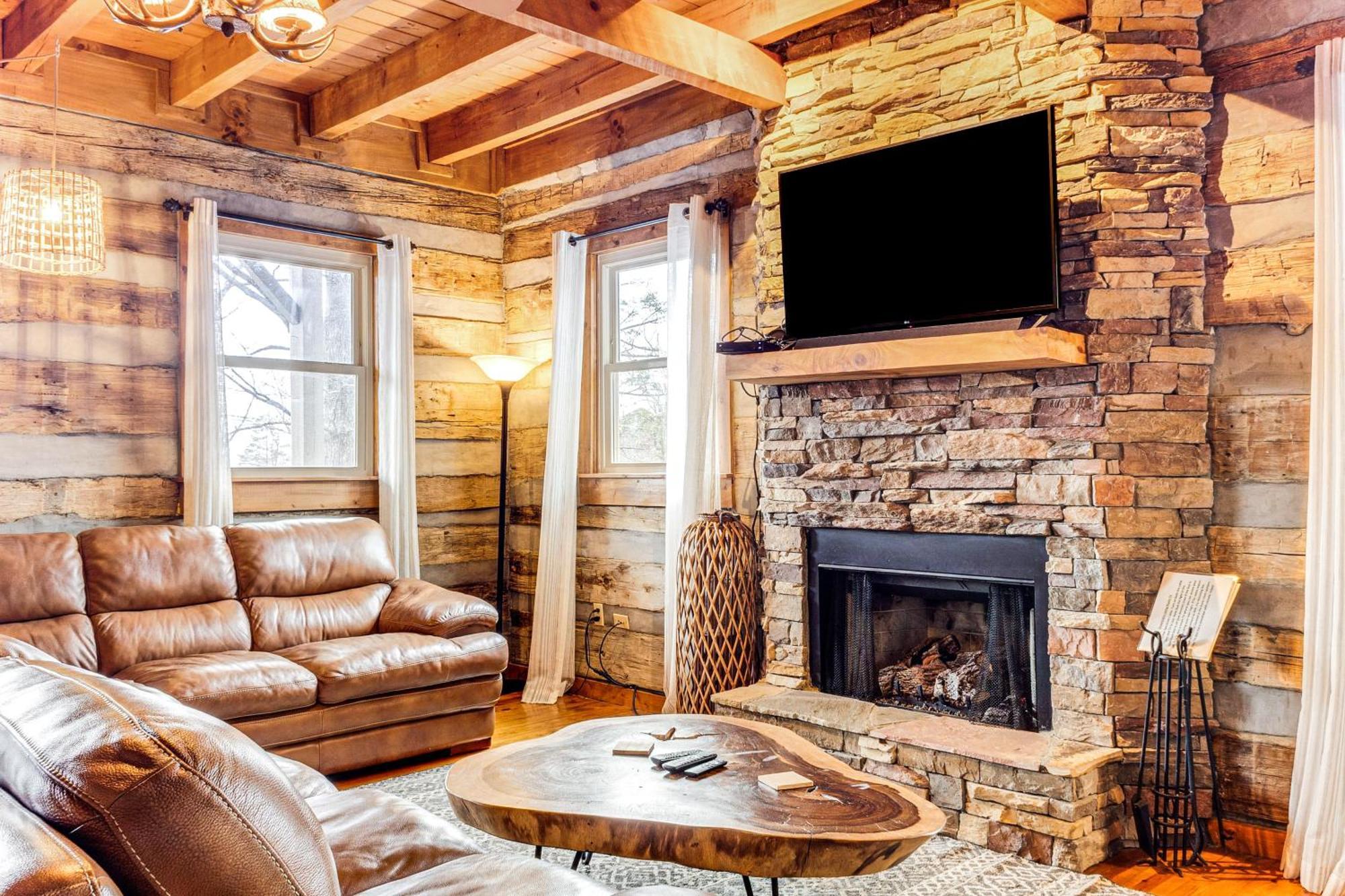 Spacious Gatlinburg Cabin With Hot Tub And Game Room! Exteriér fotografie