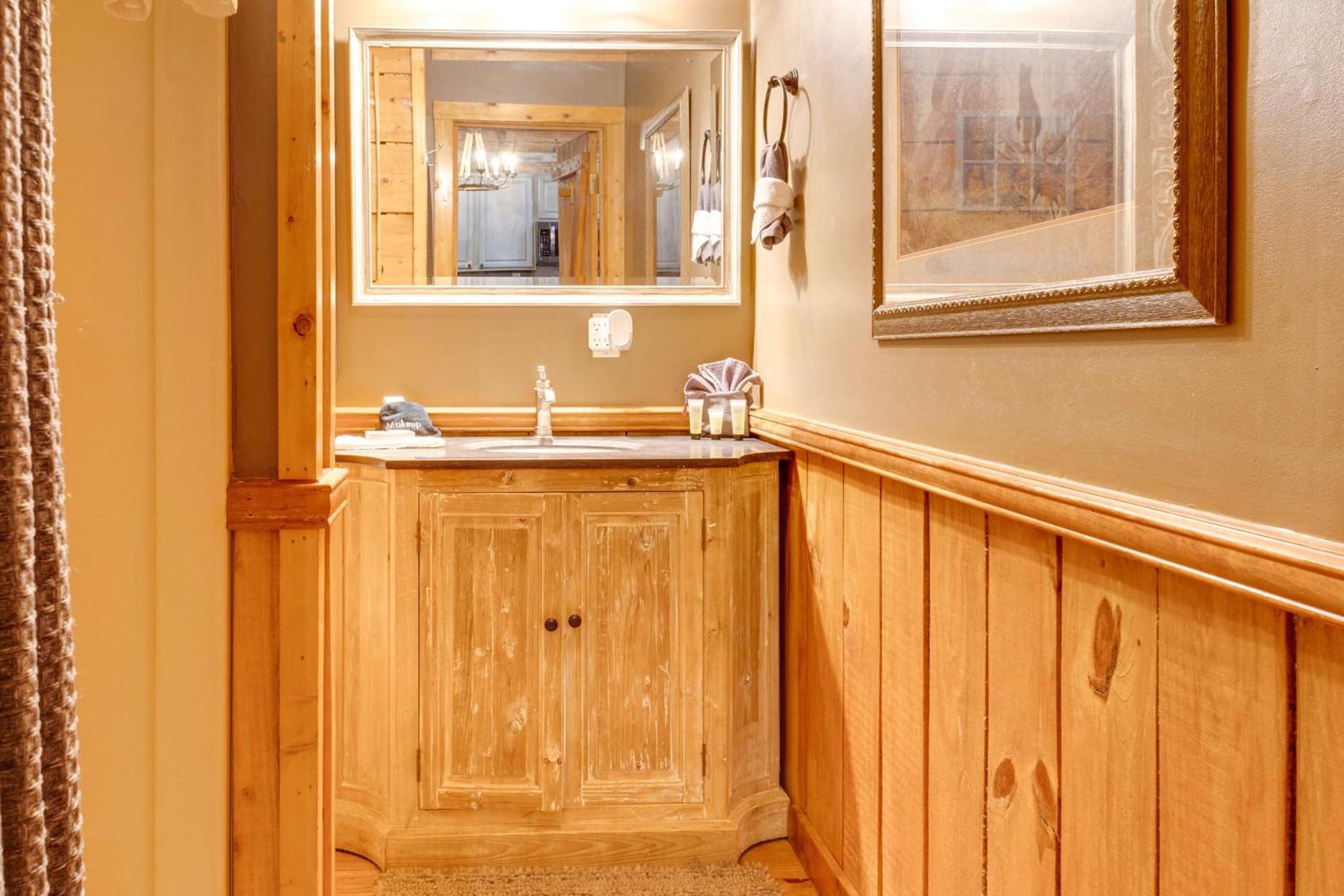 Spacious Gatlinburg Cabin With Hot Tub And Game Room! Exteriér fotografie