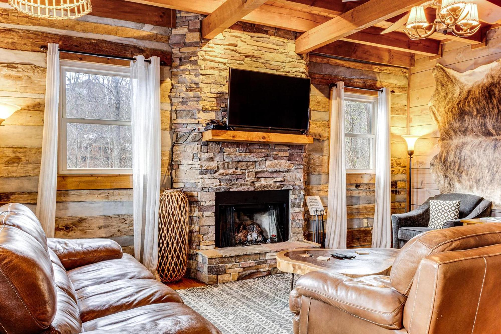 Spacious Gatlinburg Cabin With Hot Tub And Game Room! Exteriér fotografie